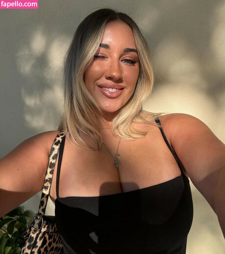 chloetharle sexy star pics