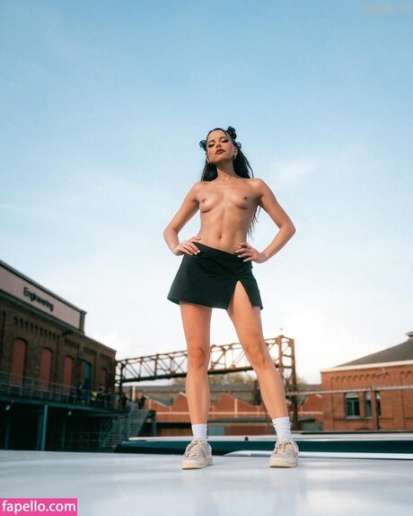 Nina Chuba naked actress images