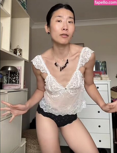 _liullland nude model pic