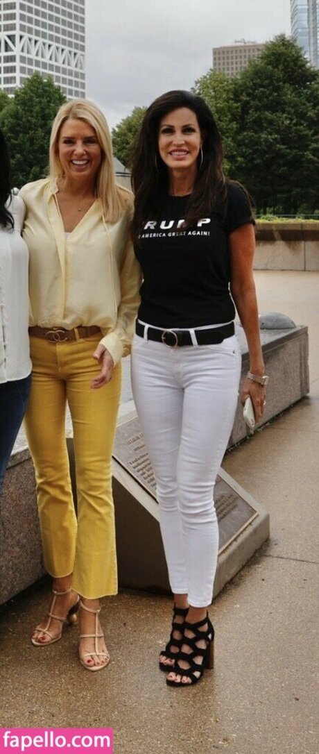 Pam Bondi hd model pic