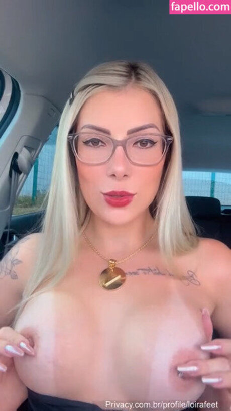 Loira Feet free actress archive