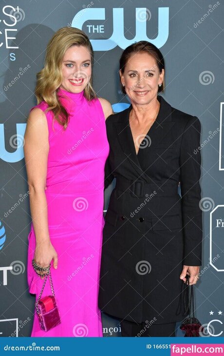 Zoe Perry pretty pornstar gallery