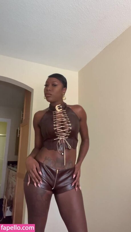 Jordanne Deveaux xxx model photos