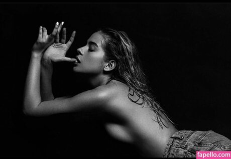 Xenaex pornstar pretty picture