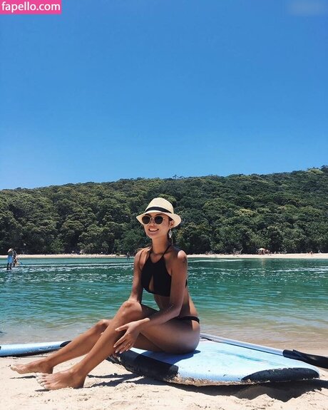 Chailee Son star top pics