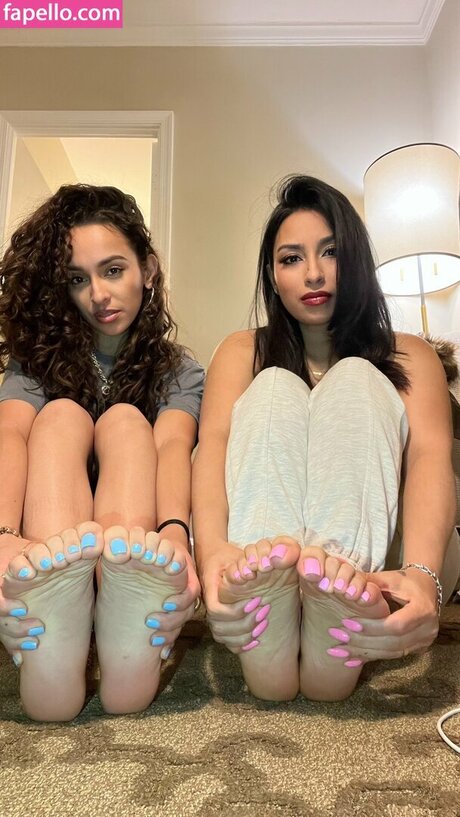 Catwomandulce naked pornstar picture