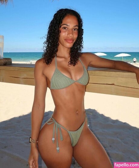 Savannah Pesante top model pic