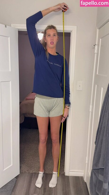 Amazon Allie beautiful actress pics