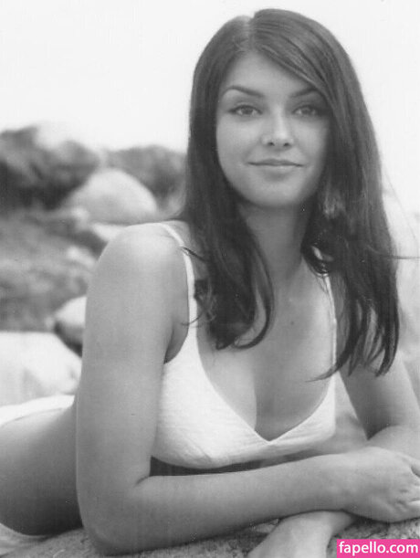 Victoria Principal perfect model archive