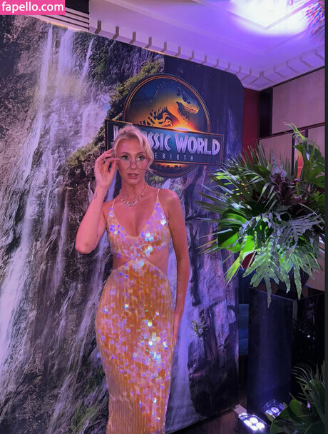 emwallbank model exclusive gallery