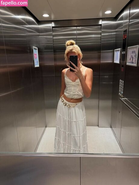 emwallbank sex model image