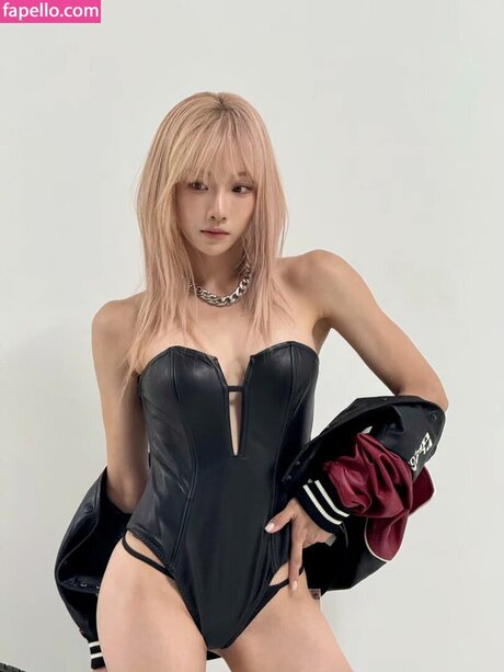 Euddeume model exclusive archive