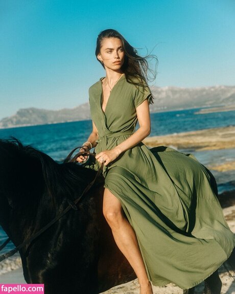 Charleen Weiss model pic