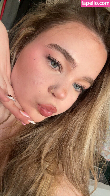 Dulyiis pornstar sexy pics