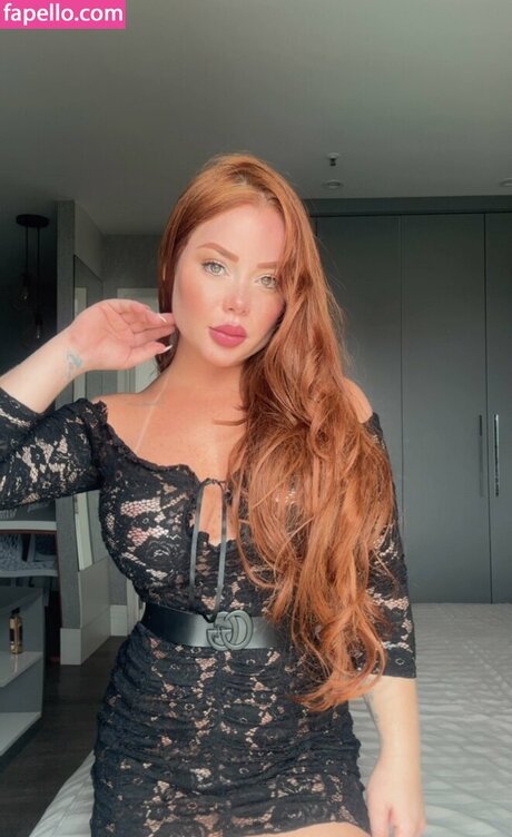 Isis Ruiva pretty star archive