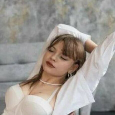 SelenaDearden model erotic images