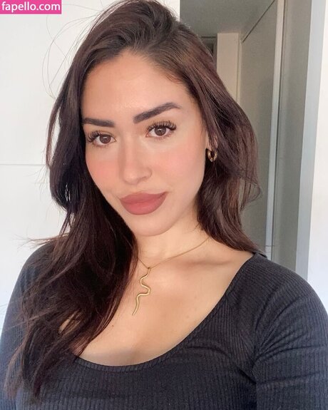 Maricel Freire Hotwife porn model picture