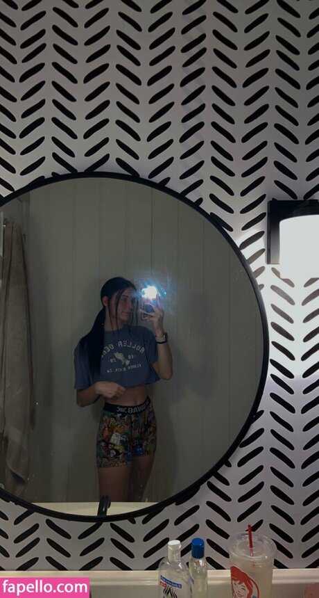 Emileesilvey free actress galleries