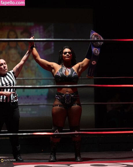 Nikki Blackheart pornstar top picture