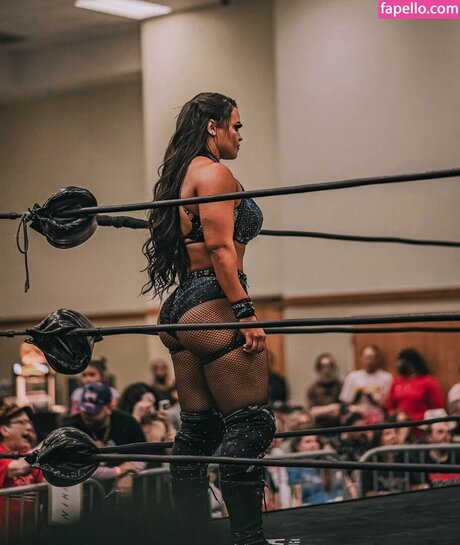 Nikki Blackheart exclusive pornstar galleries