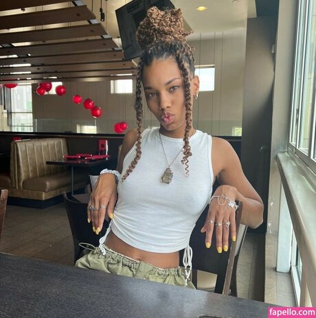 telleyyyy hd actress pic