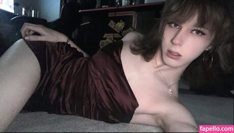 weirdrandomguy5 sexy model image