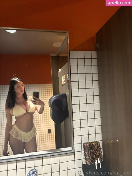 Heily Chavez erotic actress galleries