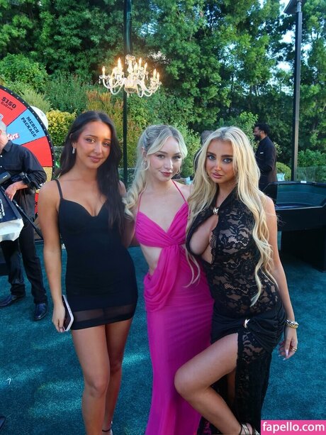 skinny blonde milf onlyfans hd pictures