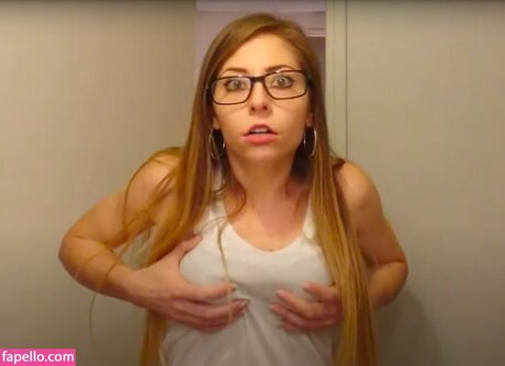 shayvise pornstar nude pic