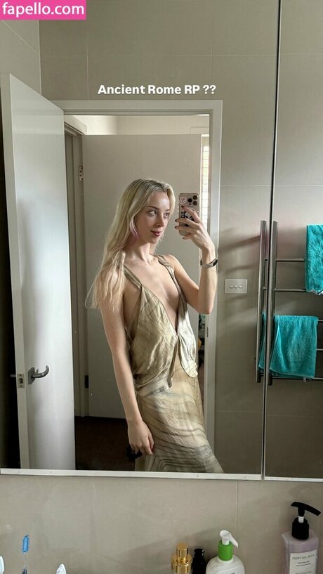 Bubbell pornographic model pic