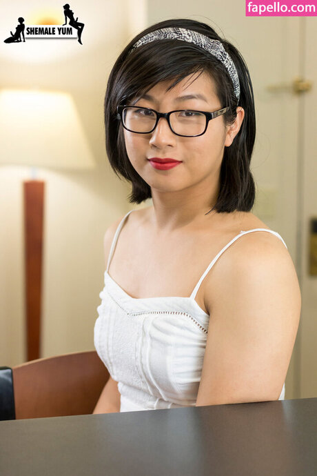 Alina Grace naked actress pic