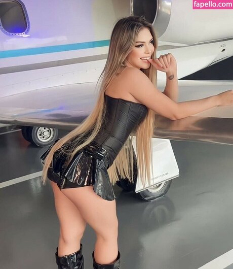 Mc Melody art model pictures