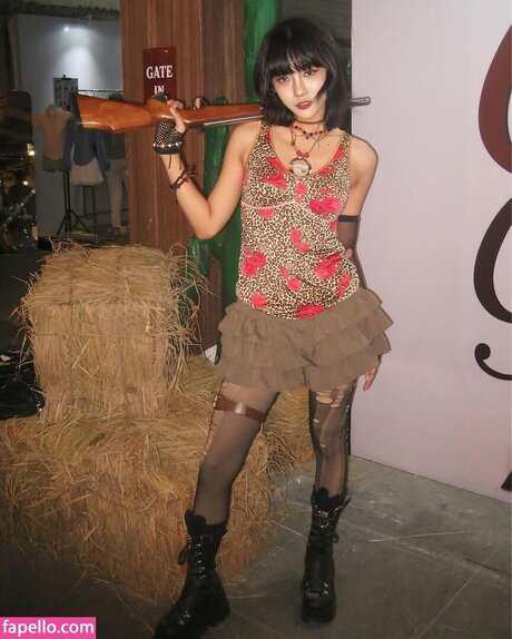 Atiqaaarn pornstar hot picture