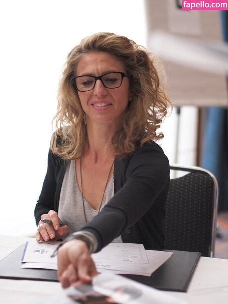 Claudia Black model pretty pics