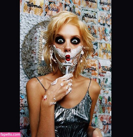 Gianne Albertoni pretty model pics