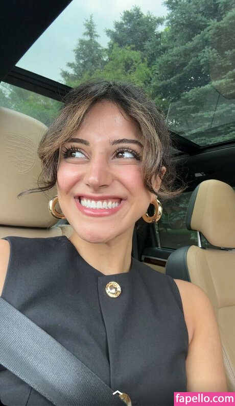 melodymelowo naked model pictures