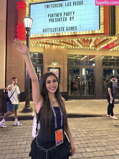 mcd00dle beautiful pornstar pic