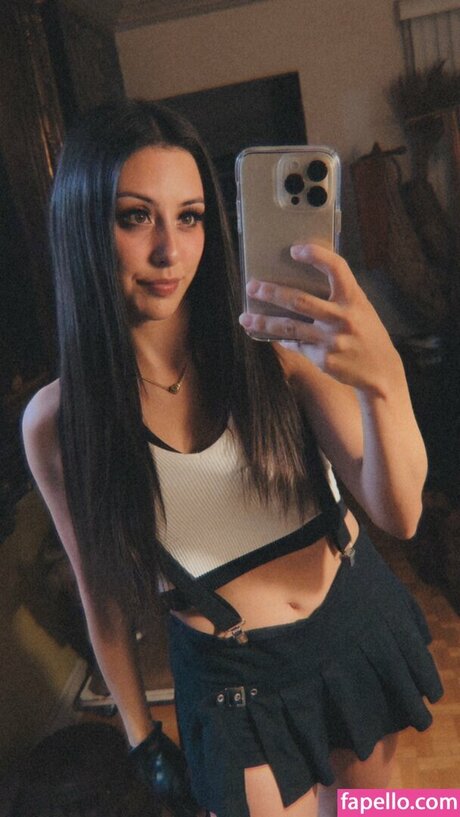 mcd00dle beautiful actress photos