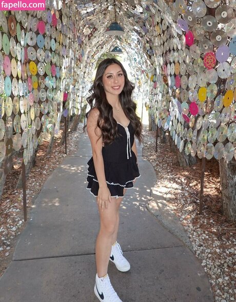 mcd00dle art model photo