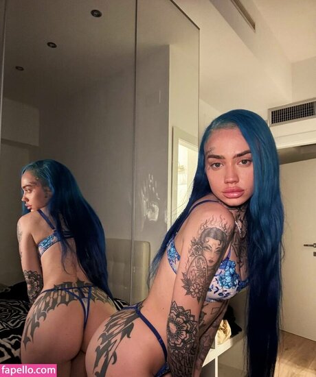 margolaa naked actress image