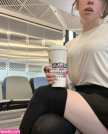 Ursiiday pornstar naked picture