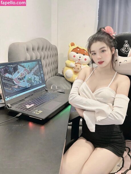 Tr H Ly exclusive star pics