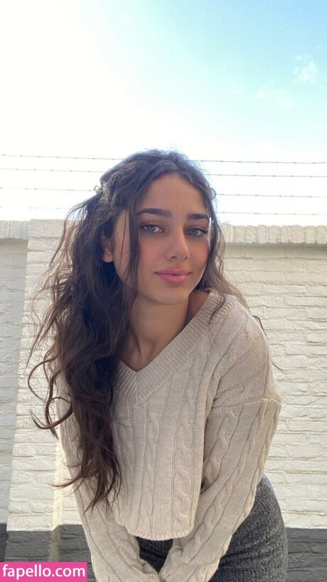 karimaa r naked actress picture