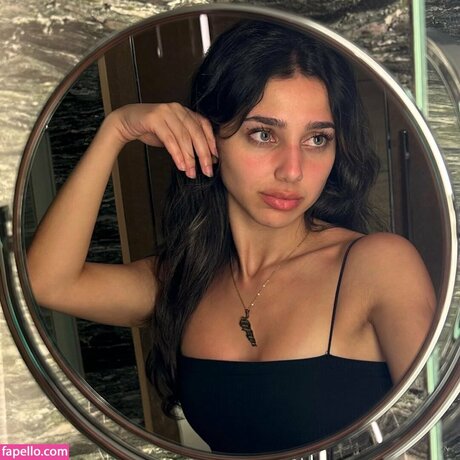 karimaa r model erotic archive