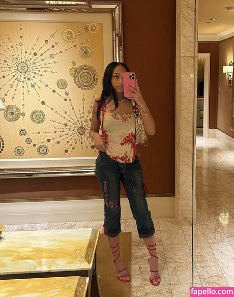 girl on girl onlyfans sexy nude galleries