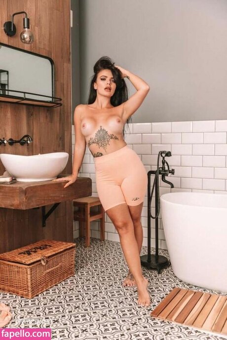 Sophie Cunningham model erotic img