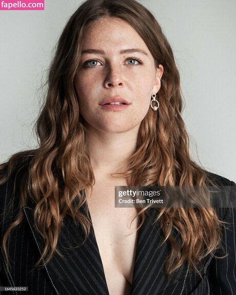 Maggie Rogers star pretty galleries