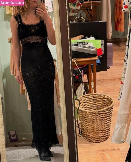 Maggie Rogers sexy model photos