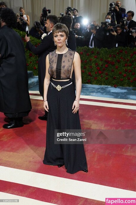 Maggie Rogers erotic pornstar pics