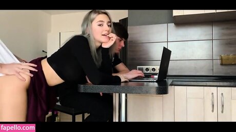 Sneaky Sex nude model img